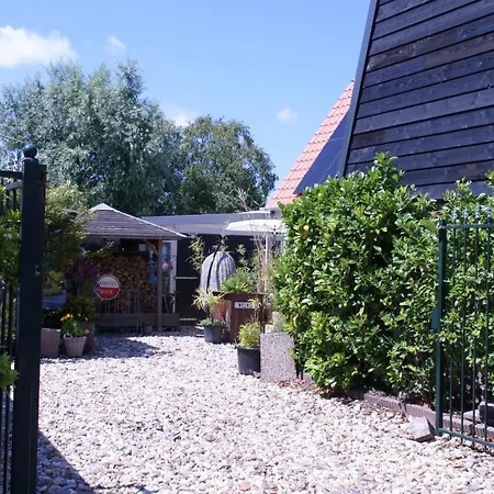 Tiny House Tulp בית נופש Oudesluis (North Holland)